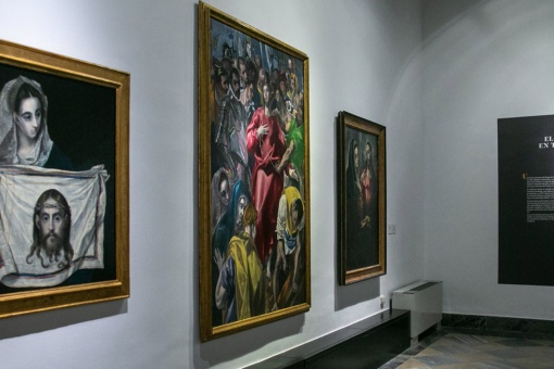 View of the exhibition 'Treasures. Santa Cruz Museum'