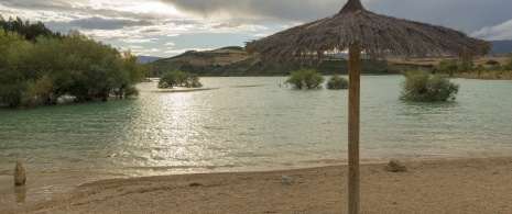 Lago artificiale di Alloz (Navarra)